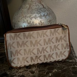 Michael Kors make up bag